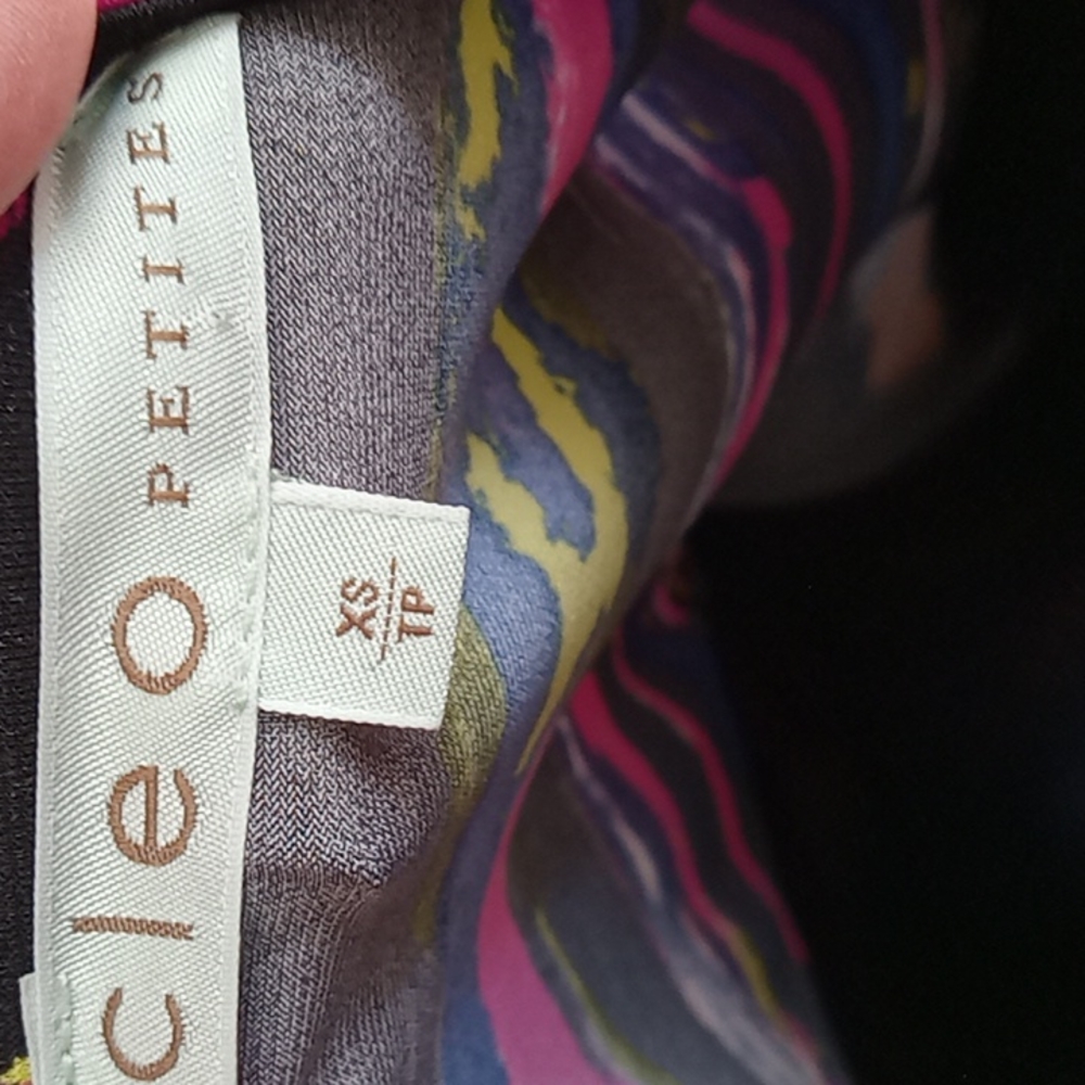 ⭐️ Host Pick ⭐️ Cleo Petite | Colorful Trendy Sleeveless Top - Picture 5 of 6